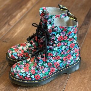 Dr Marten Boots